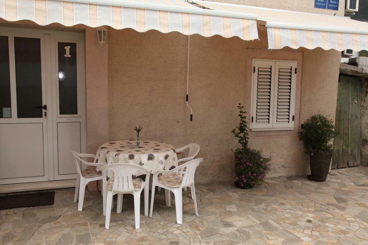 Apartments Mali Raj Vranjic Экстерьер фото
